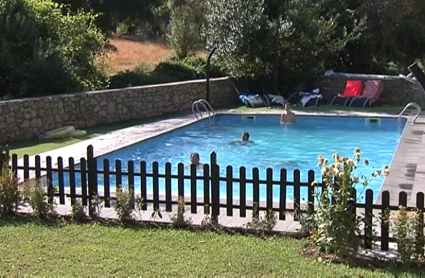 Piscina de un establecimiento rural en Sierra de Gata.