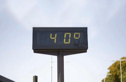 Un termómetro en la calle marca 40 grados
