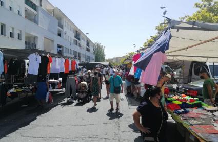 Vista de un mercadillo extremeño.