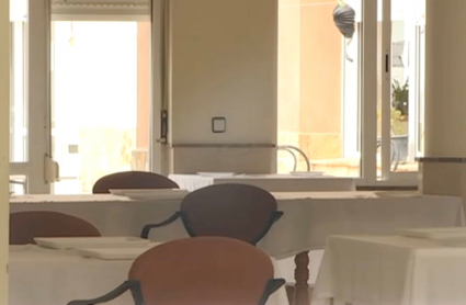 Comedor vacío de los Pisos Tutelados para Mayores de Berlanga