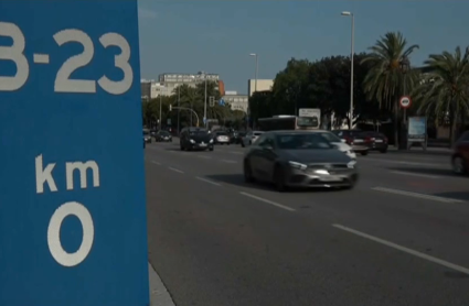 Vehículos saliendo esta tarde de Madrid tras decretarse el Estado de Alarma