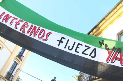 Manifestación interinos y temporales de la Junta en Mérida