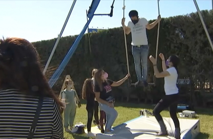 Participantes en las actividades por el día mundial del circo en Badajoz