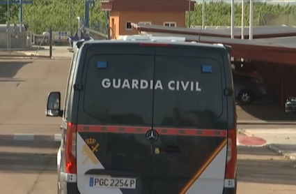 El furgón que traslada a Rafael 'Gilda' llega a la cárcel de Badajoz