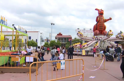 Feria con atracciones y mascarillas en Oliva de la Frontera