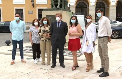El alcalde en funciones de Badajoz, Ignacio Gragera, a su salida del pleno de dimisión de Francisco Javier Fragoso