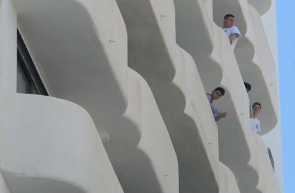 Jóvenes aislados en el hotel de Mallorca.