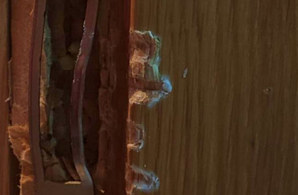 Cerradura forzada para acceder a una vivienda de Mérida