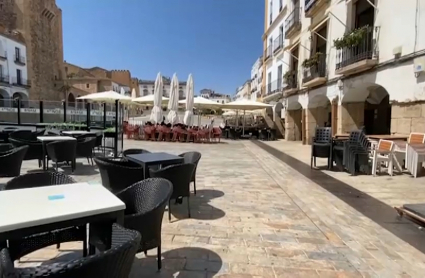 Terrazas en la Plaza Mayor de Cáceres.