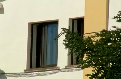 Ventana de uno de los centros de acogida