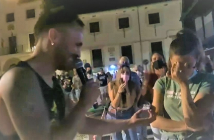 Miembro de Pedrá pide matrimonio a su novia