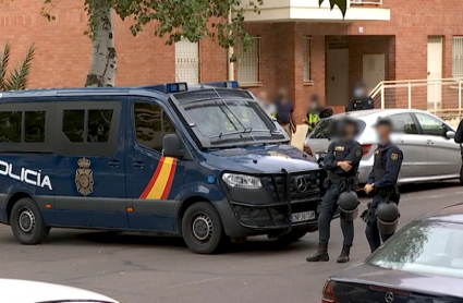 Policías durante la operación 'Minuro - Peces'