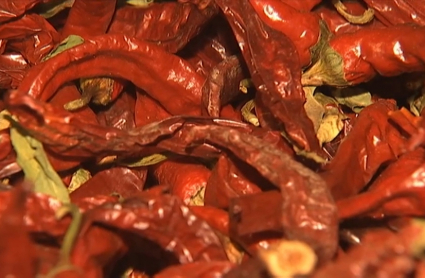 Pimientos secos listos para pasar por el molinillo