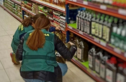 Inspección policial en la 'Operación Larnaka'