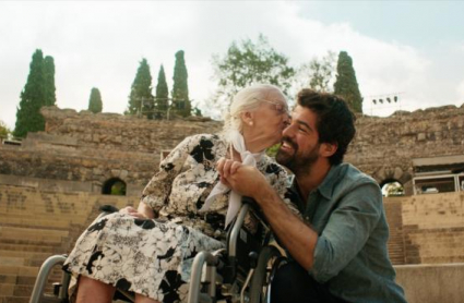 El actor Miguel Ángel Muñoz, junto a su 'tata' emeritense