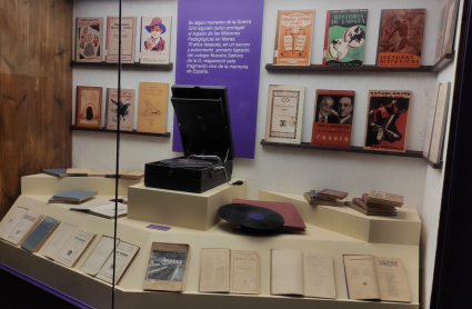 Libros emparedados Navas del Madroño