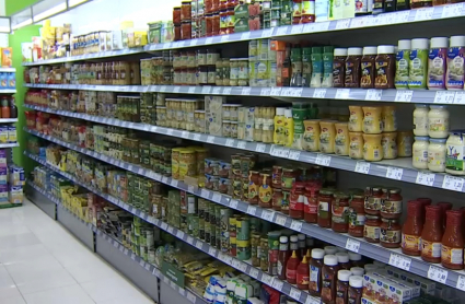 Estantería supermercado de Cáceres