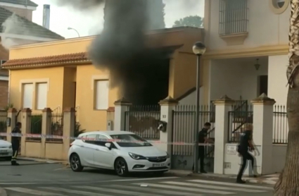 Incendio garaje Almendralejo