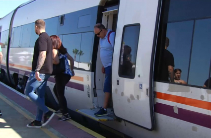 Trenes en el apeadero de la Feria de Zafra