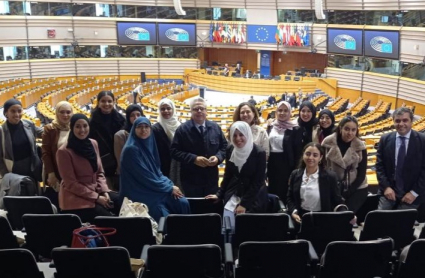 Mujeres musulmanas extremeñas visitan el Parlamento Europeo