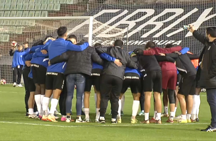 El Mérida en un momento del encuentro ante el Recreativo de Huelva